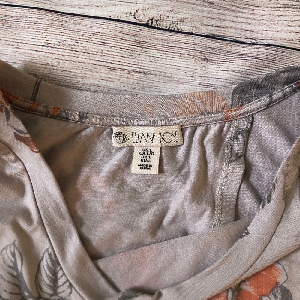 Eliane Rose Split Back Floral Print Top - Picture 2 of 5